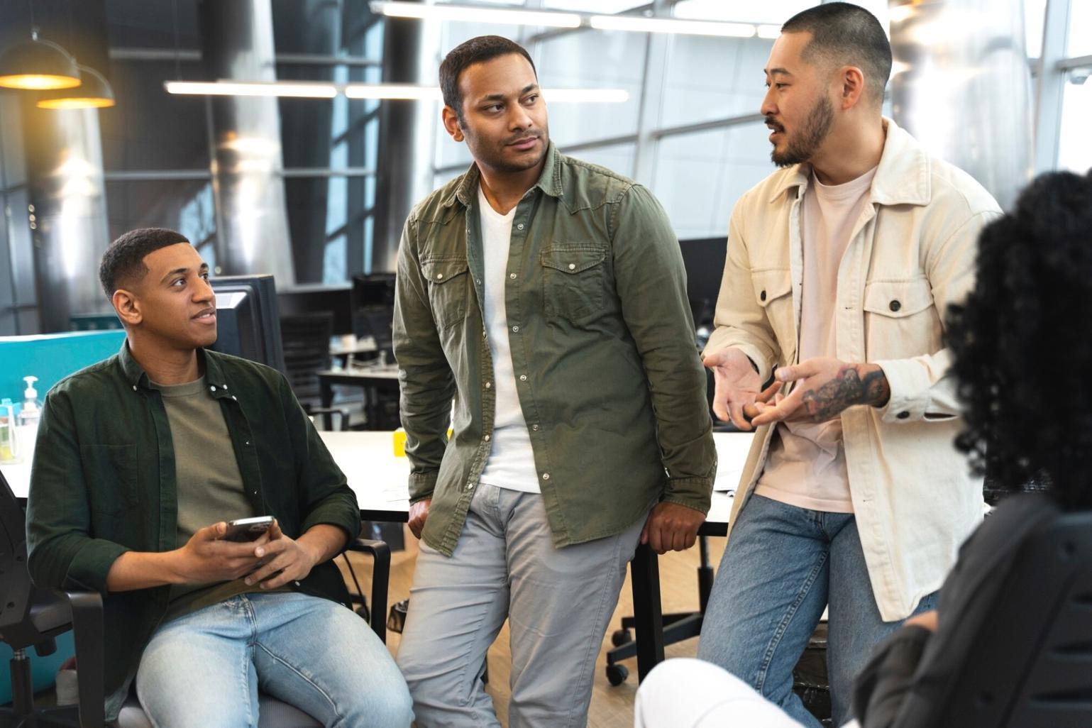 Tým odborníků během praktického semináře s účastníky programu